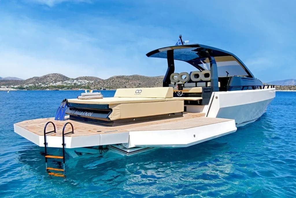Private Motor Yacht Charter
