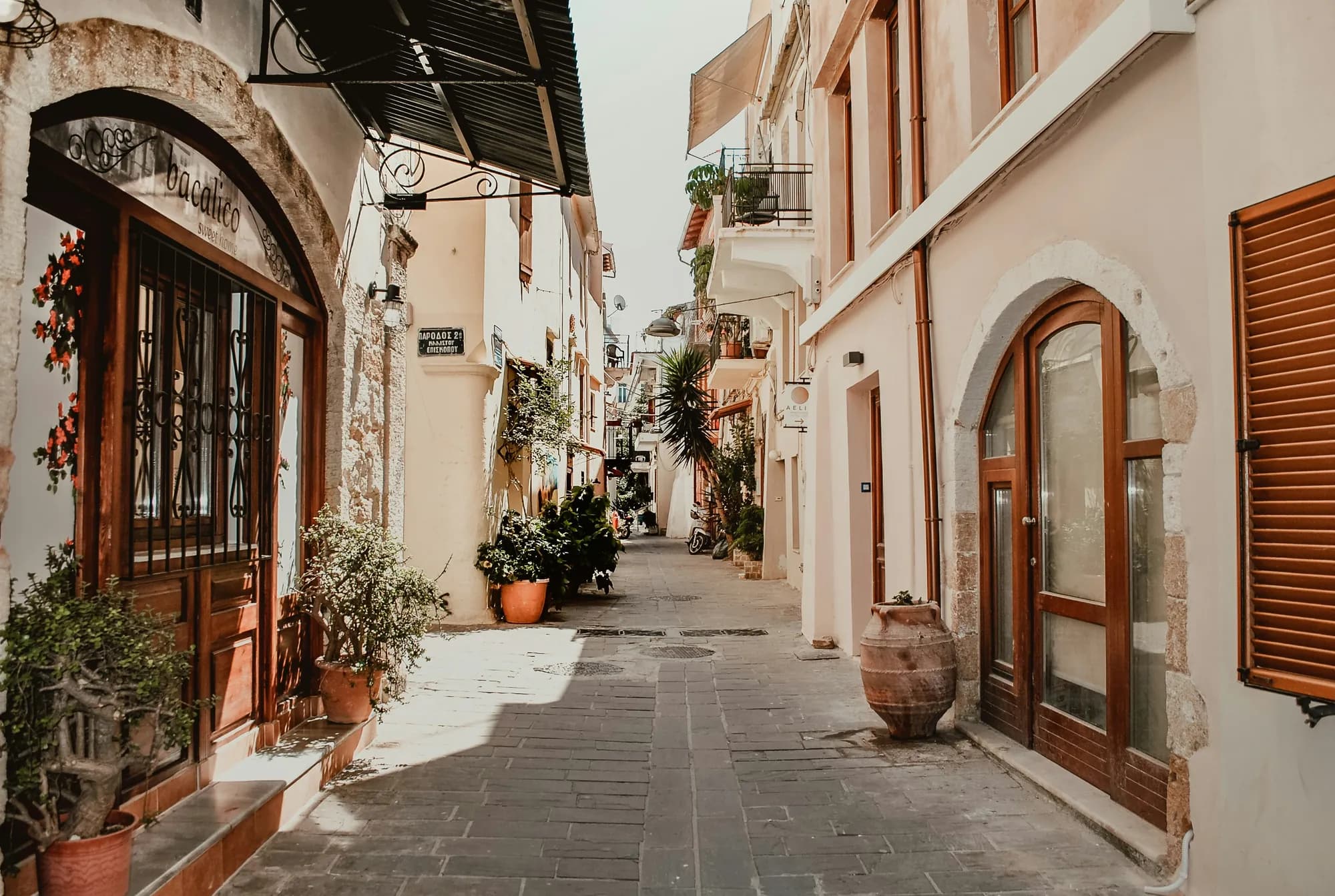 The Modern History of Greece & Crete Walking Tour