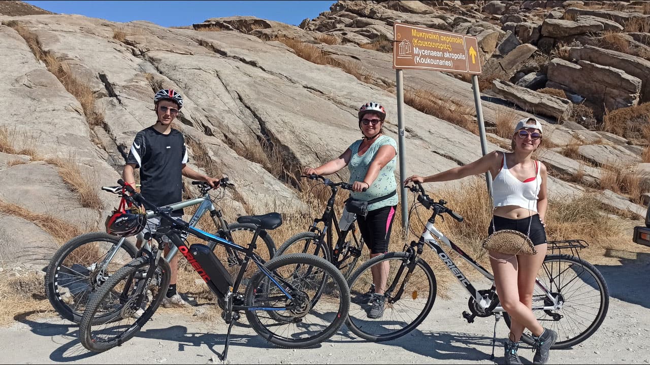 Paros E-Bike Tour to Kamares, Acropolis and Kolymbithres