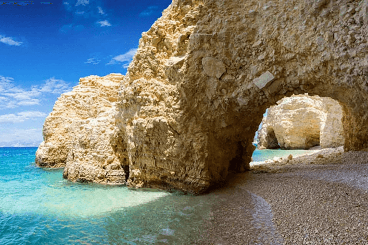 Santorini Multi-Island Day Trip: Irakleia, Schoinousa & Ano Koufonisi