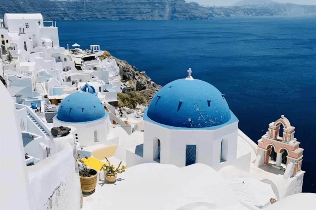 Santorini Oia's Magic